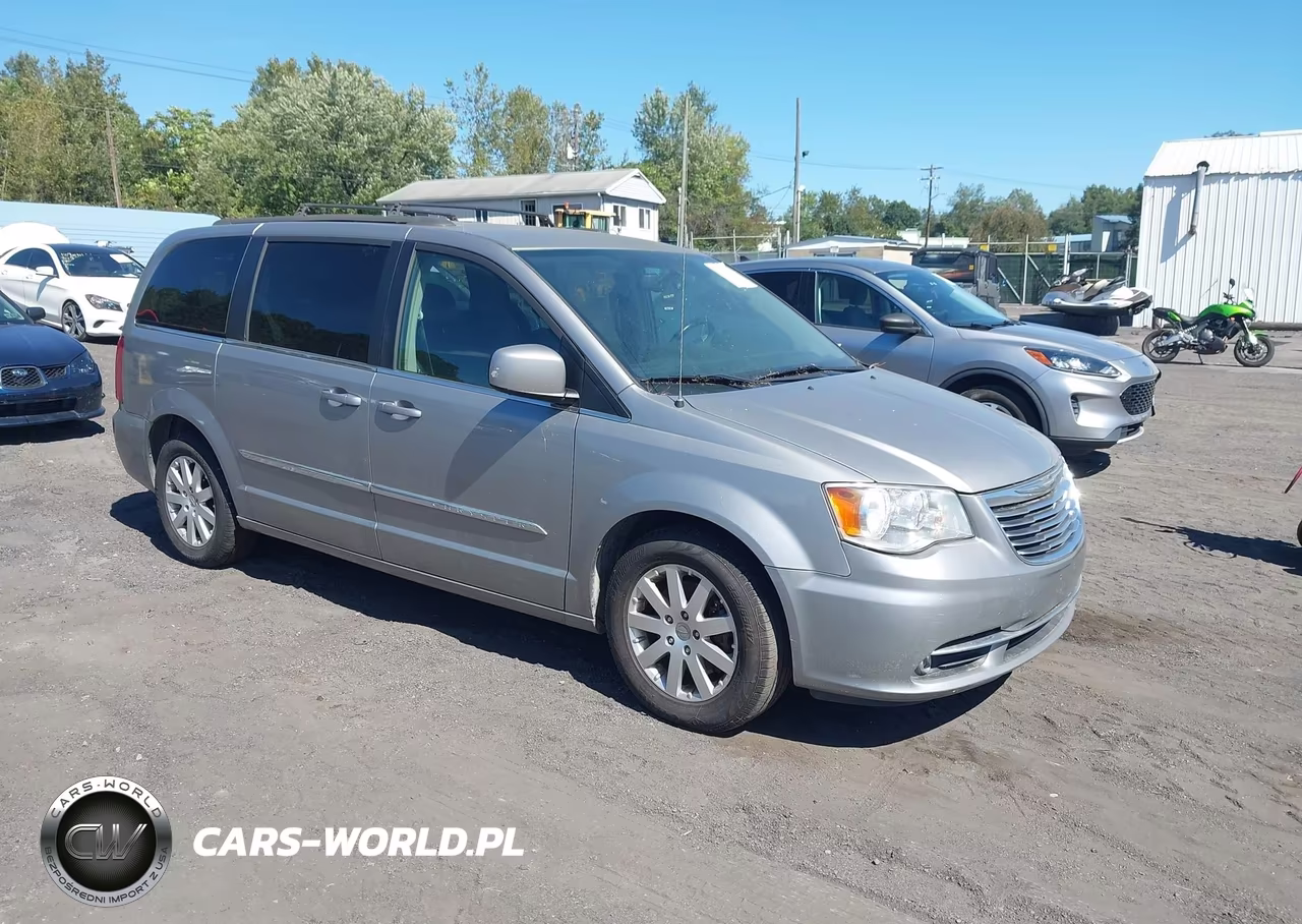 2016 Chrysler Town & Country Touring