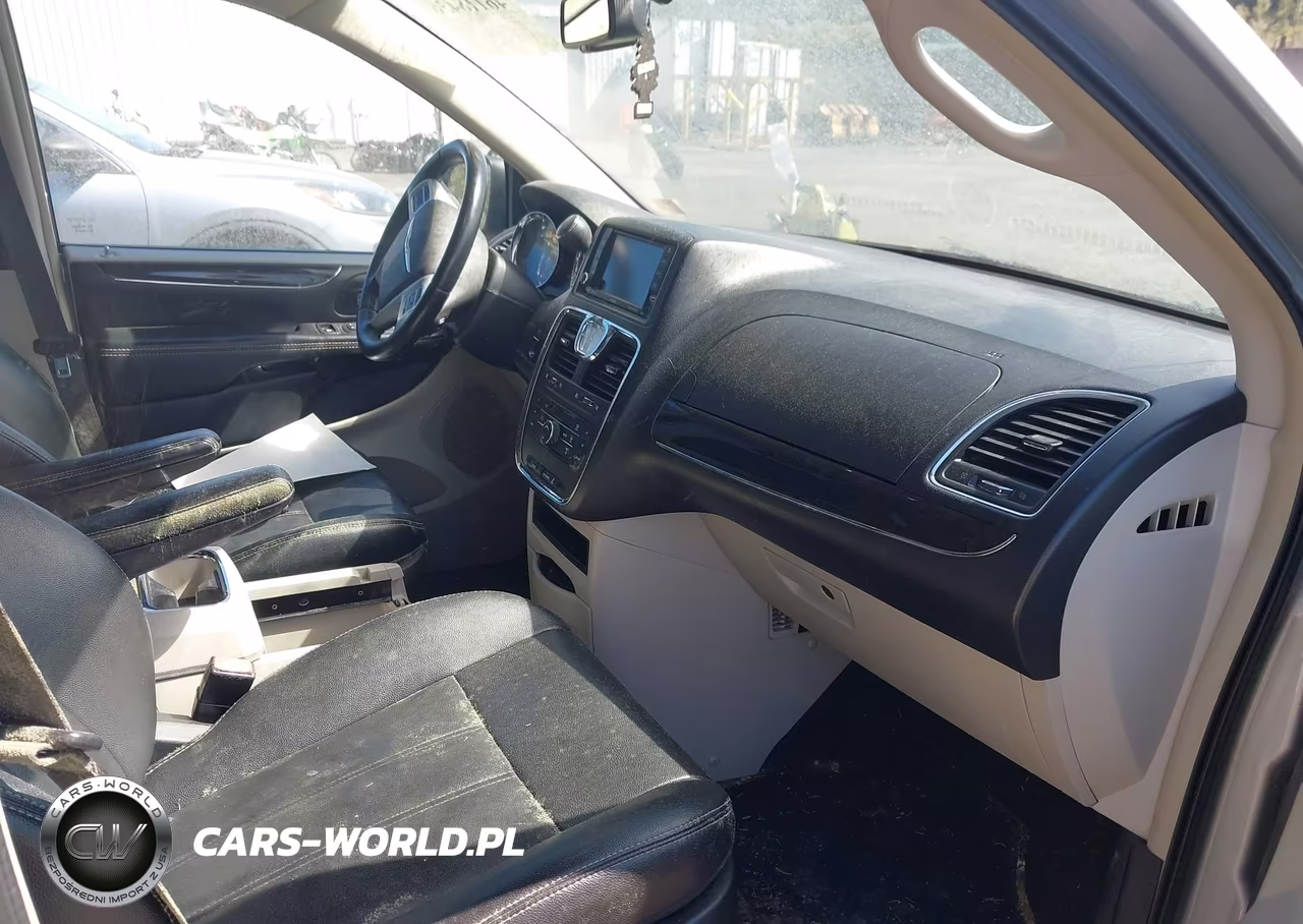 2016 Chrysler Town & Country Touring VIN:2C4RC1BG0GR207437 - 5