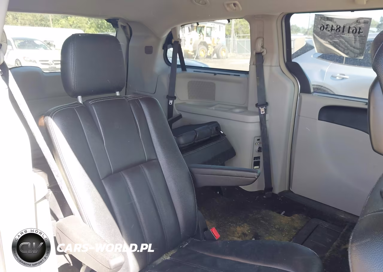 2016 Chrysler Town & Country Touring VIN:2C4RC1BG0GR207437 - 8