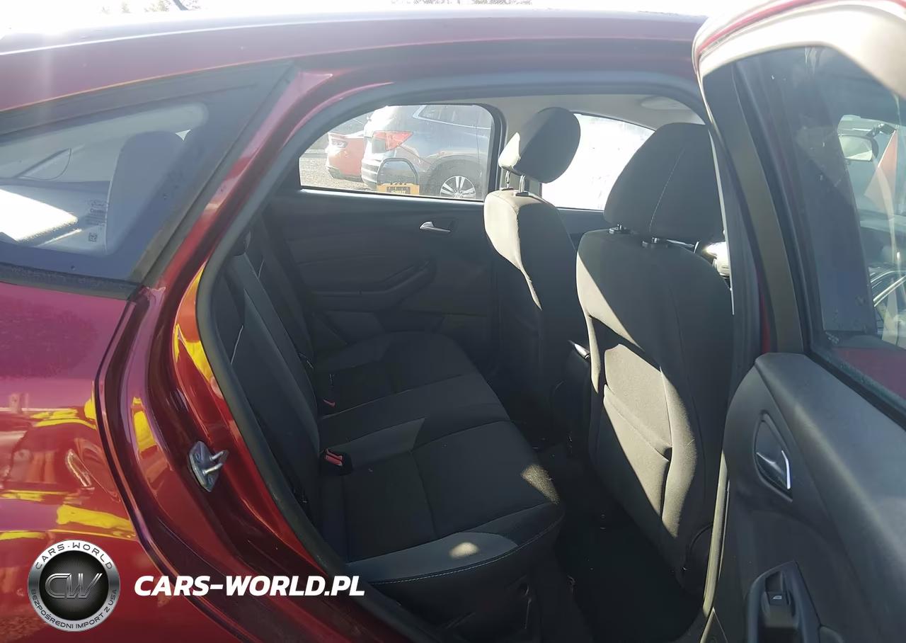 2014 Ford Focus Se VIN:1FADP3K28EL234931 - 8