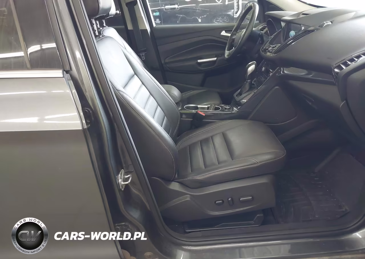 2016 Ford Escape Titanium VIN:1FMCU9J93GUC40984 - 5