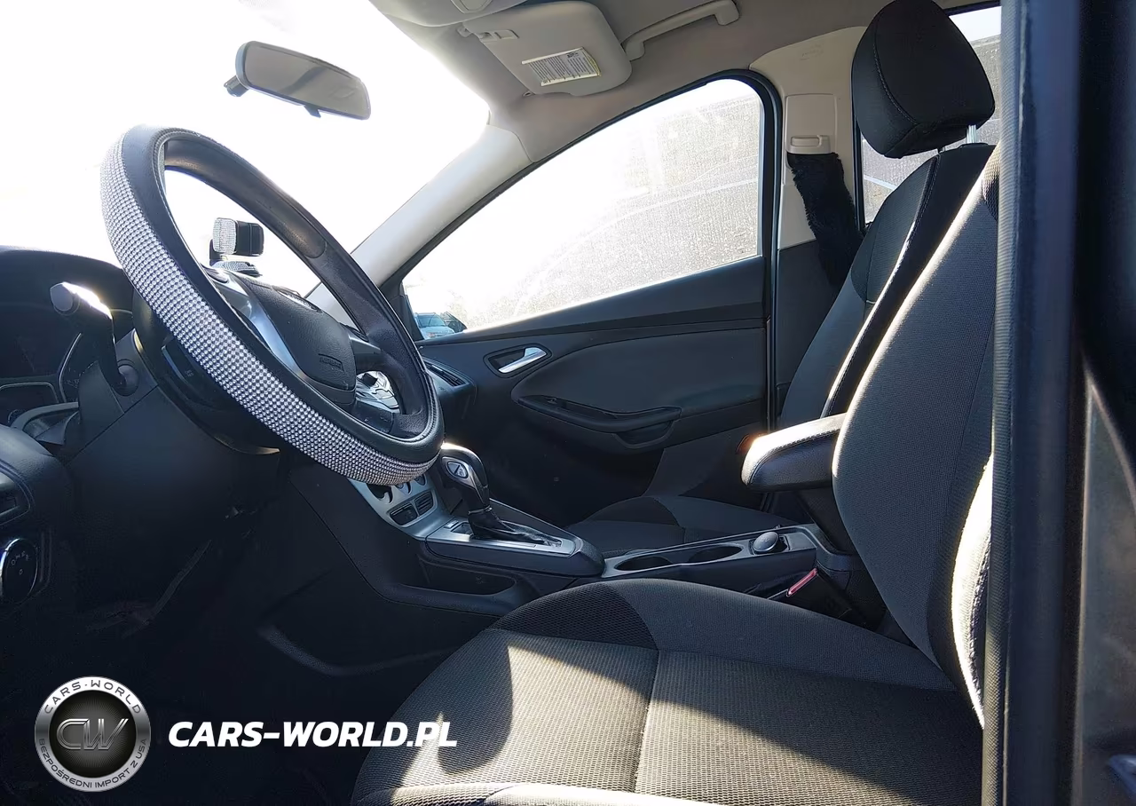2014 Ford Focus Se VIN:1FADP3F20EL134834 - 5
