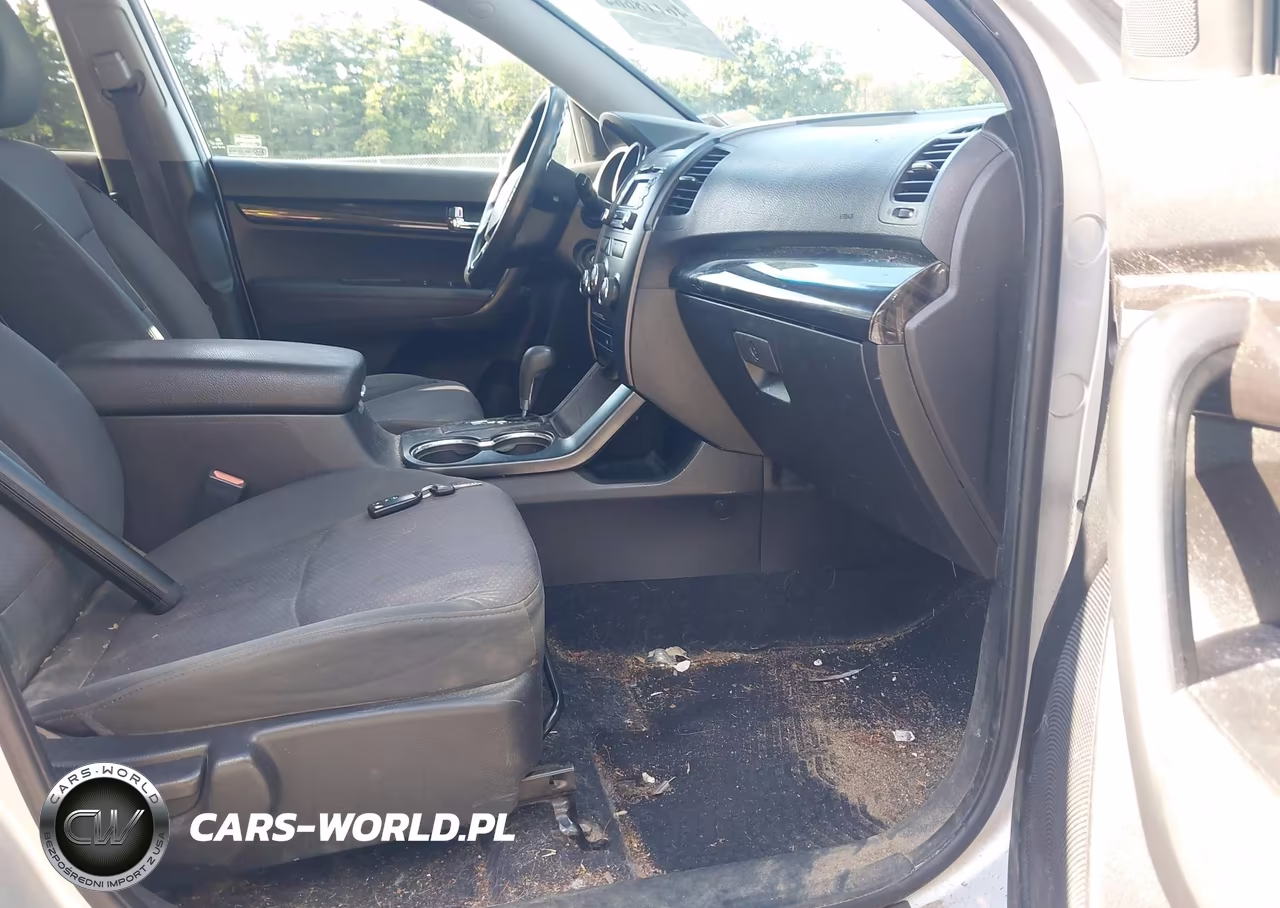 2011 Kia Sorento Lx VIN:5XYKT4A12BG048319 - 5