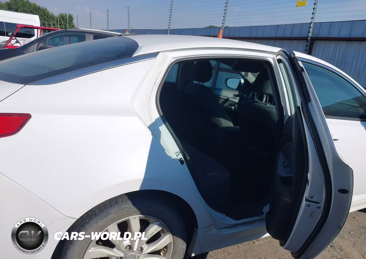 2015 Kia Optima Lx VIN:5XXGM4A72FG426835 - 8