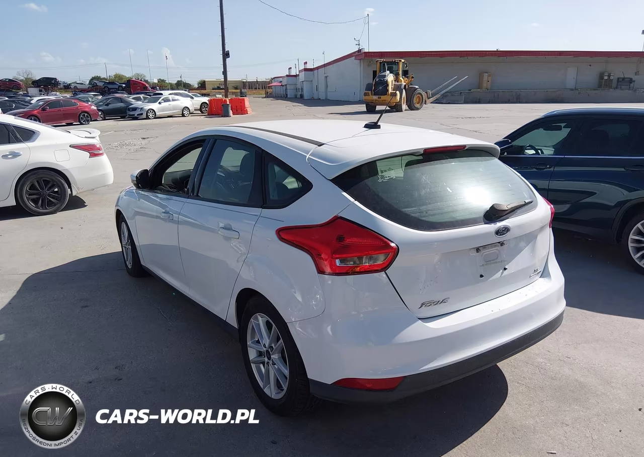 2016 Ford Focus Se VIN:1FADP3K21GL213745 - 3