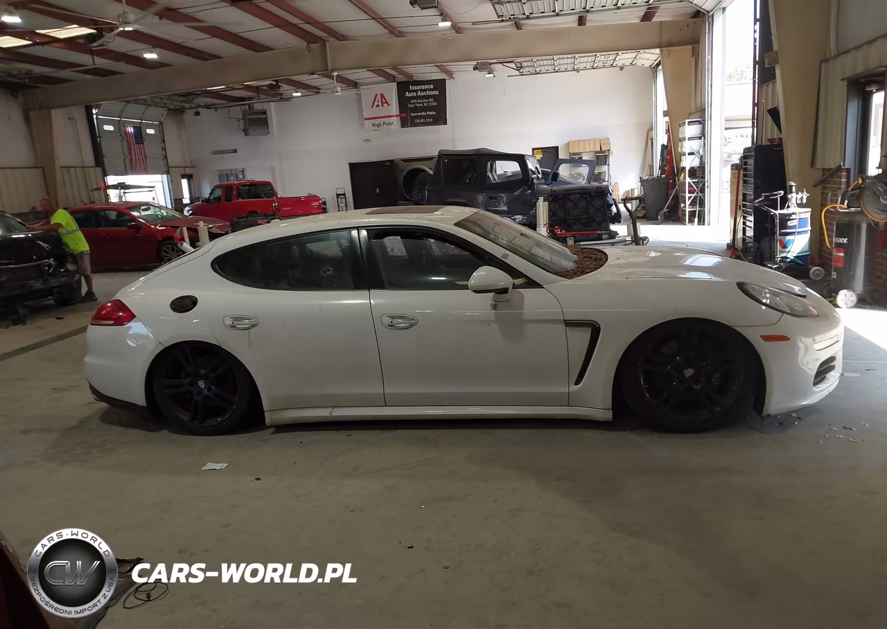 2015 Porsche Panamera 4 VIN:WP0AA2A73FL000512 - 13