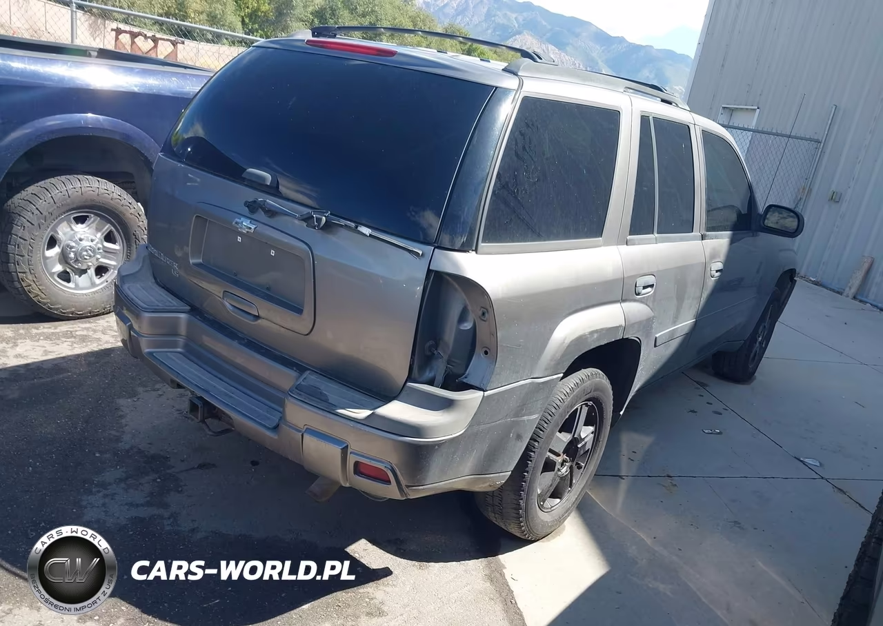 2006 Chevrolet Trailblazer Ls VIN:1GNDT13S362349718 - 4