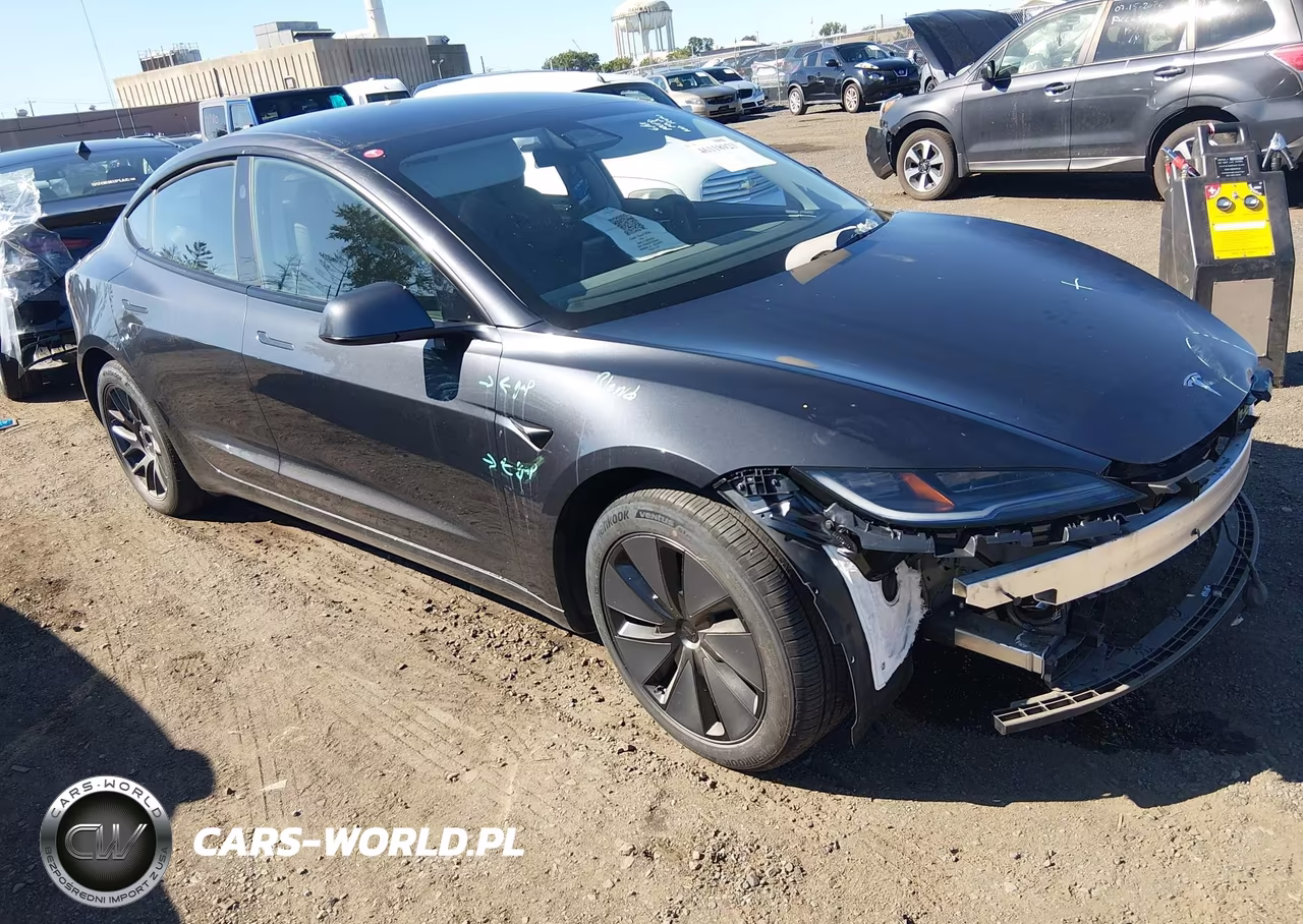 2025 Tesla Model 3 Long Range All-Wheel Drive – zdjęcie 1 z 18