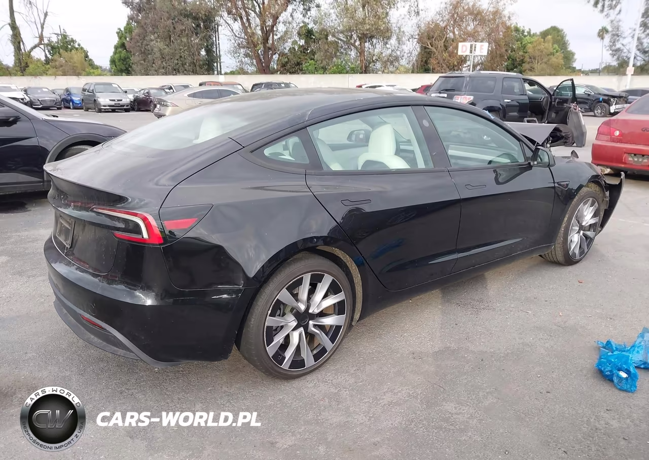 2025 Tesla Model 3 Long Range Rear-Wheel Drive-Standard Rear-Wheel Drive VIN:5YJ3E1EA0SF035938 - 4