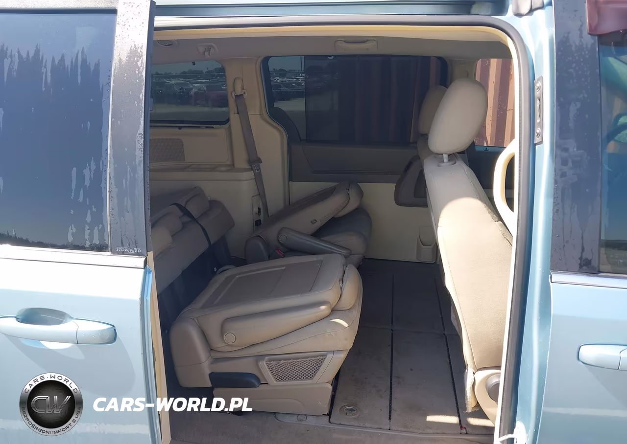2008 Chrysler Town & Country Touring VIN:2A8HR54P48R115868 - 8
