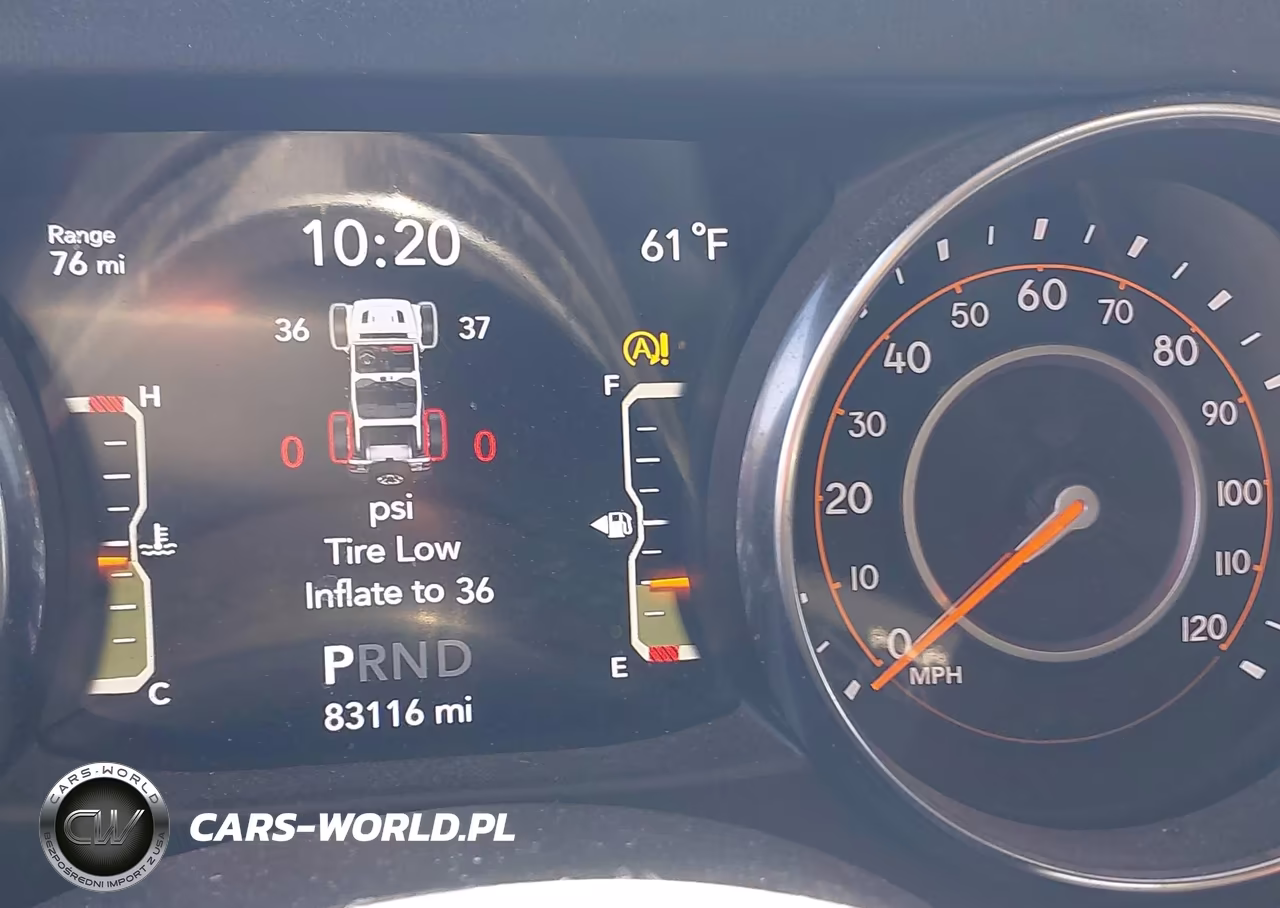 2019 Jeep Wrangler Unlimited Sahara 4X4 VIN:1C4HJXEG2KW531425 - 15