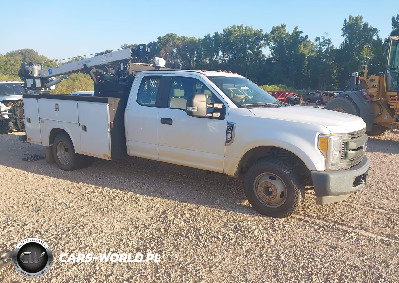 2017 Ford F-350 Chassis Xl VIN:1FD8X3G67HEE08287 - 1