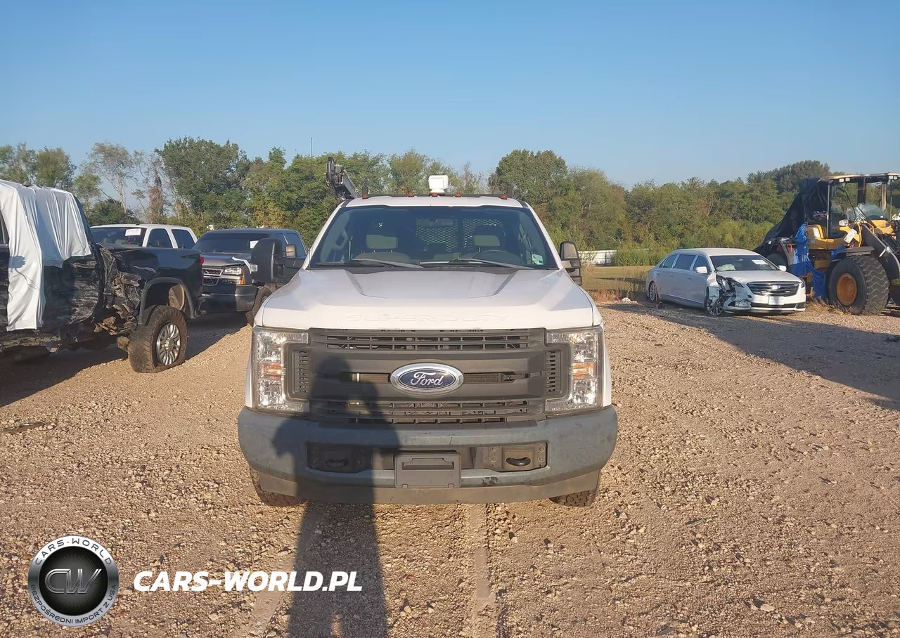 2017 Ford F-350 Chassis Xl VIN:1FD8X3G67HEE08287 - 11