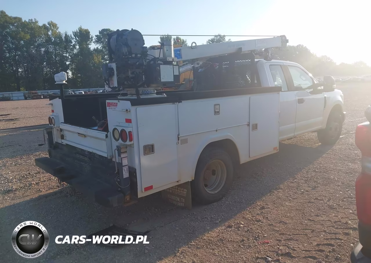 2017 Ford F-350 Chassis Xl VIN:1FD8X3G67HEE08287 - 4