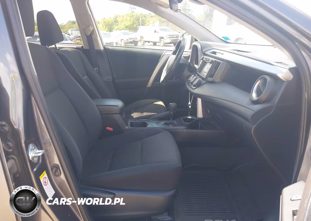 2017 Toyota Rav4 Le VIN:JTMBFREV0HJ703359 - 5