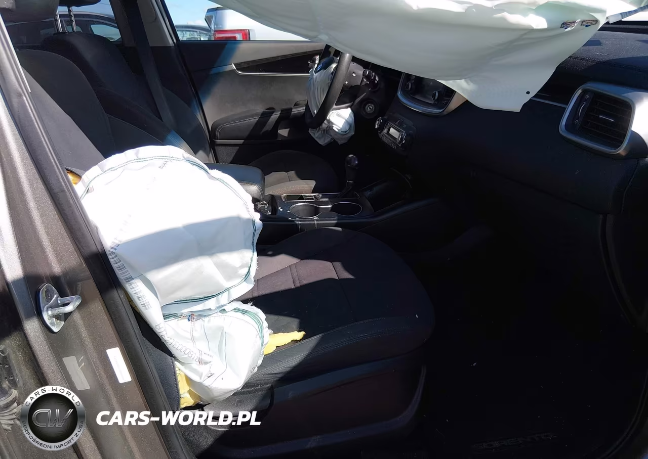 2019 Kia Sorento 3.3L Lx VIN:5XYPG4A52KG482267 - 5