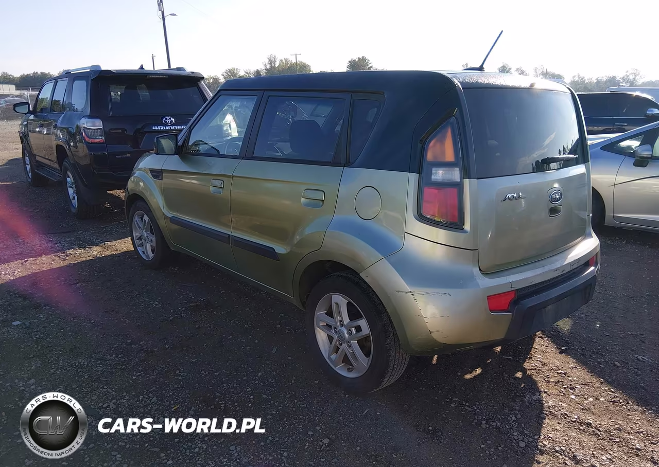 2010 Kia Soul + VIN:KNDJT2A21A7189600 - 3