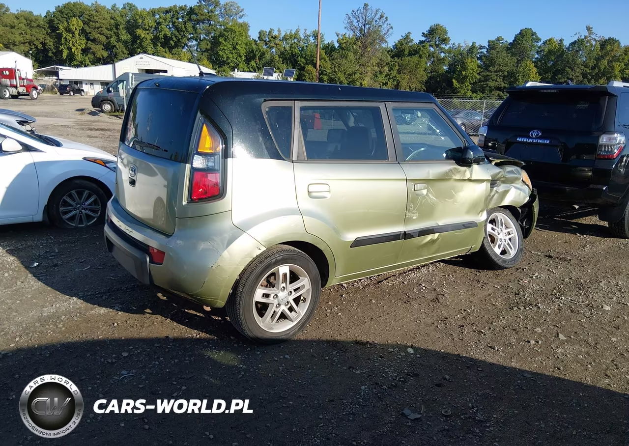 2010 Kia Soul + VIN:KNDJT2A21A7189600 - 4