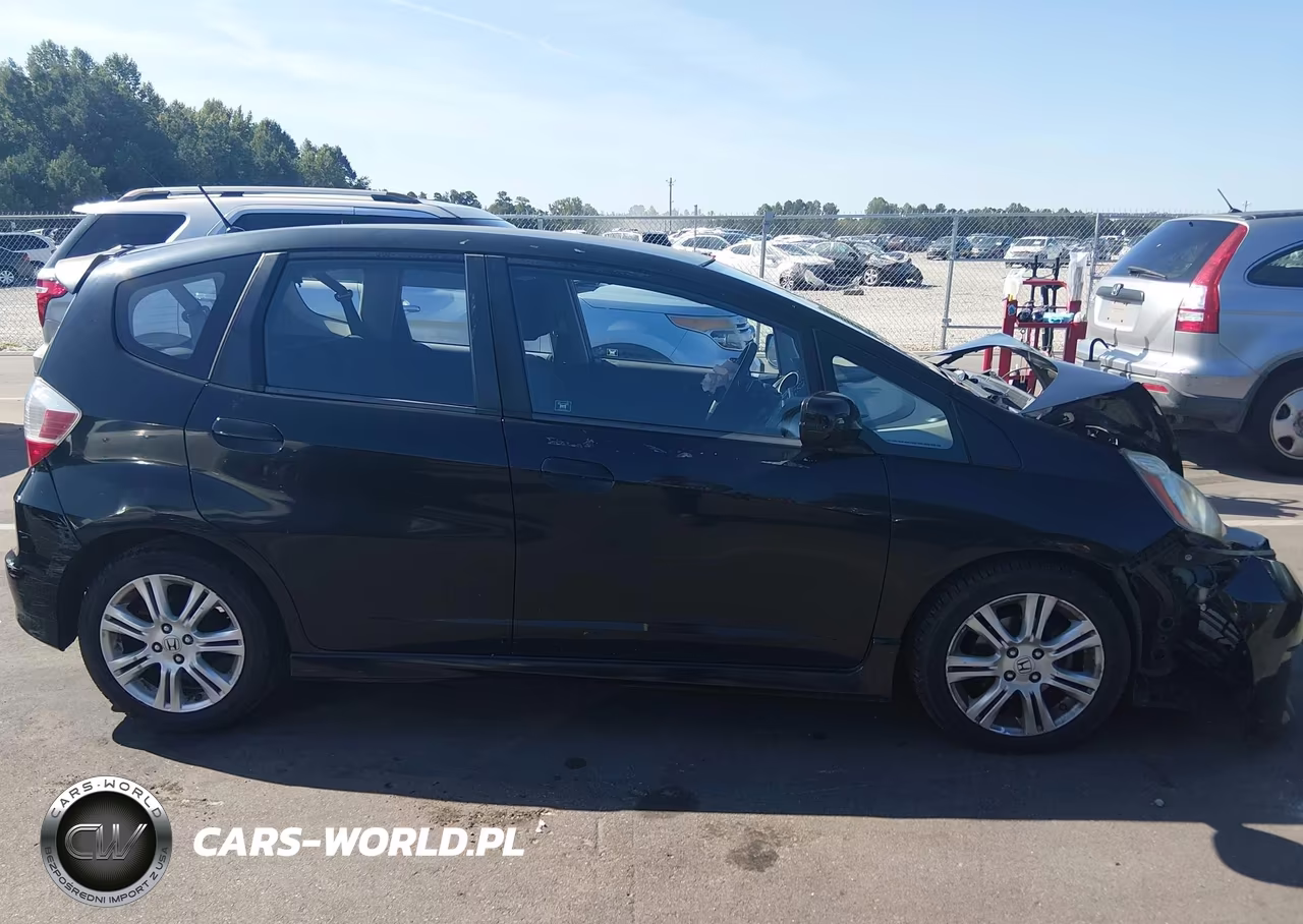 2010 Honda Fit Sport VIN:JHMGE8H40AC007681 - 13