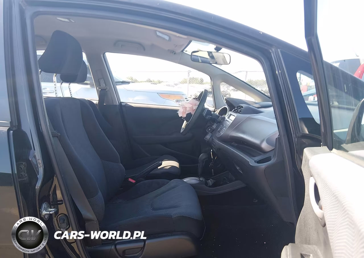 2010 Honda Fit Sport VIN:JHMGE8H40AC007681 - 5