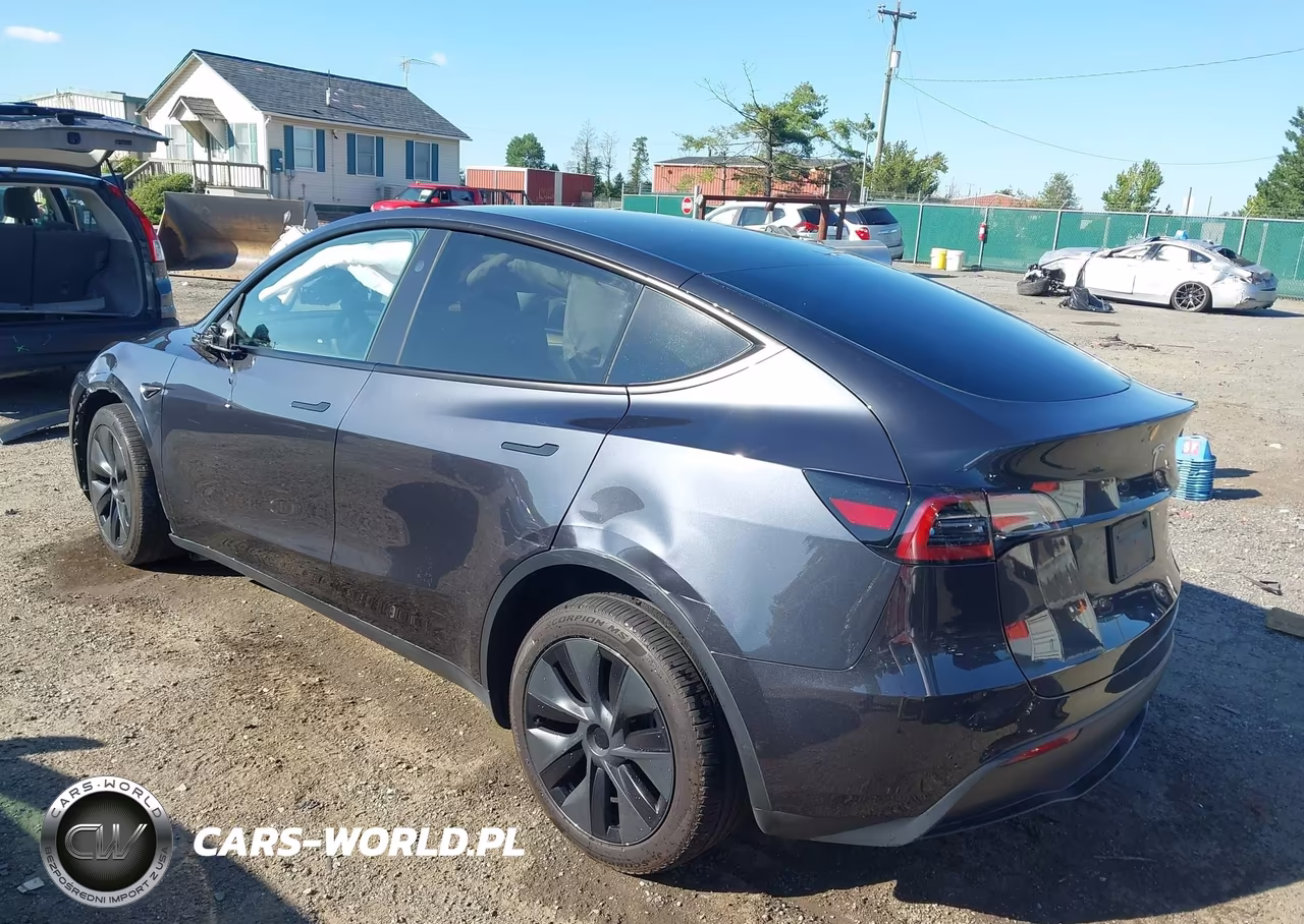 2024 Tesla Model Y Long Range Dual Motor All-Wheel Drive VIN:7SAYGDEE1RA308304 - 3