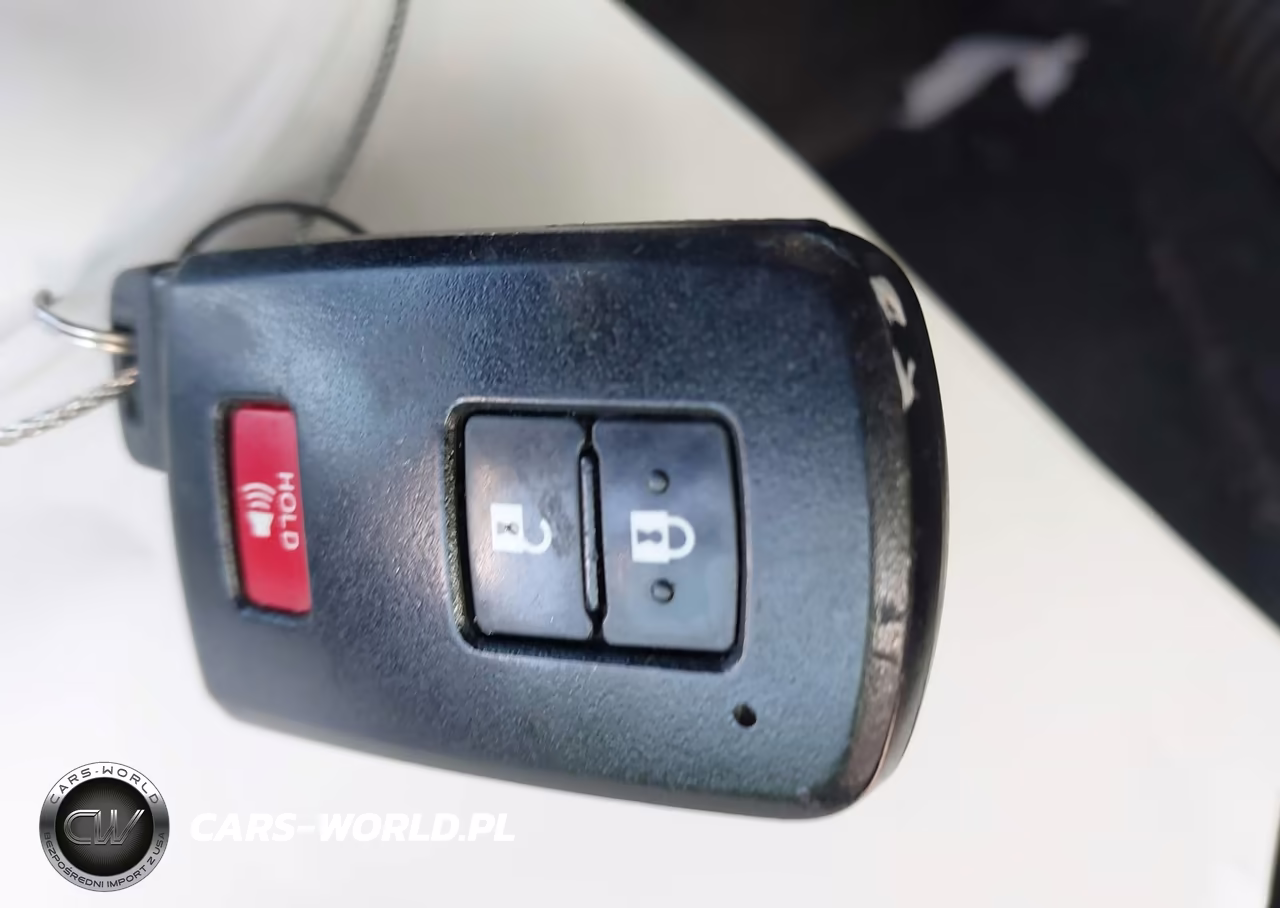 2017 Toyota Prius V Three VIN:JTDZN3EU8HJ055811 - 11