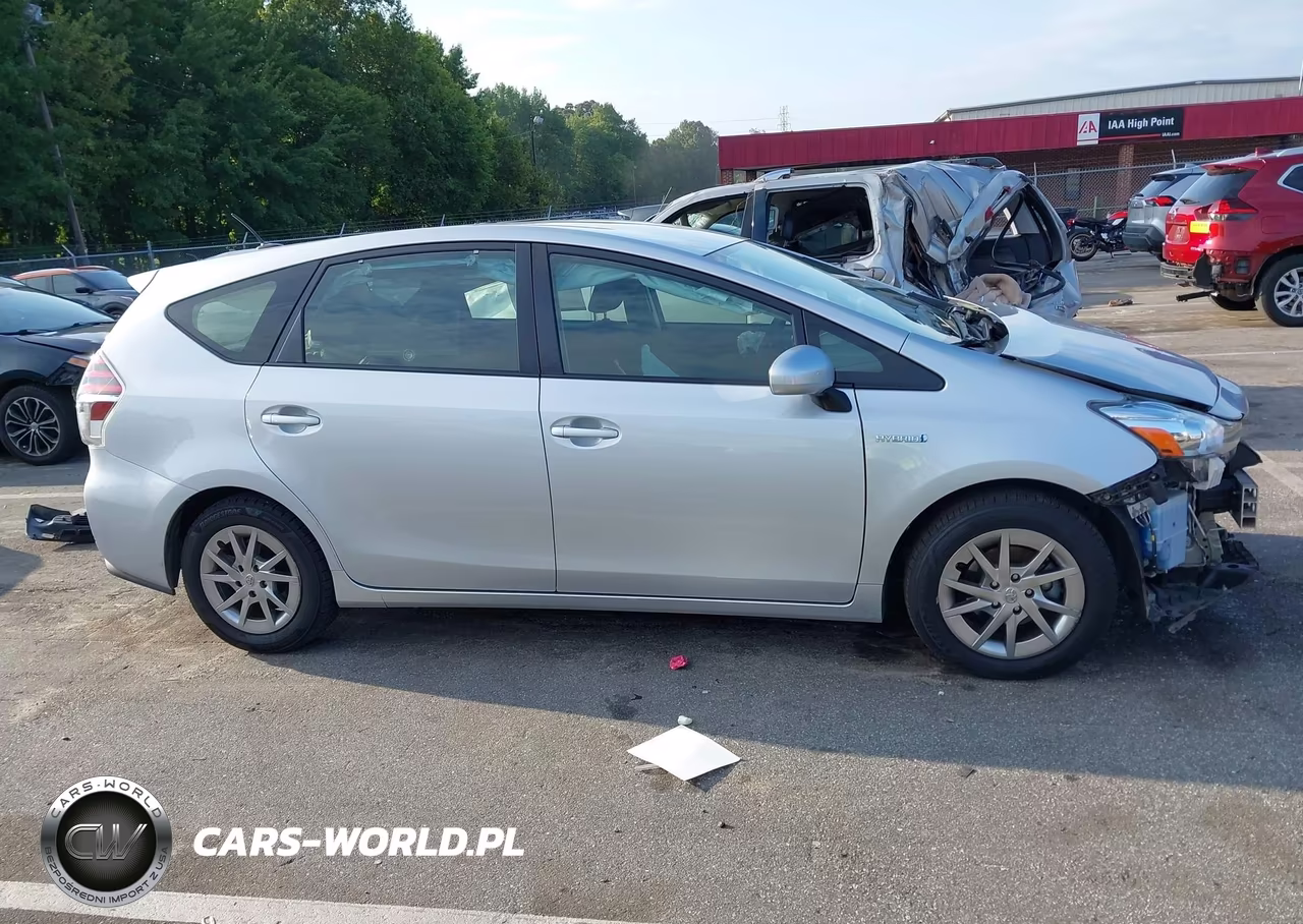 2017 Toyota Prius V Three VIN:JTDZN3EU8HJ055811 - 13