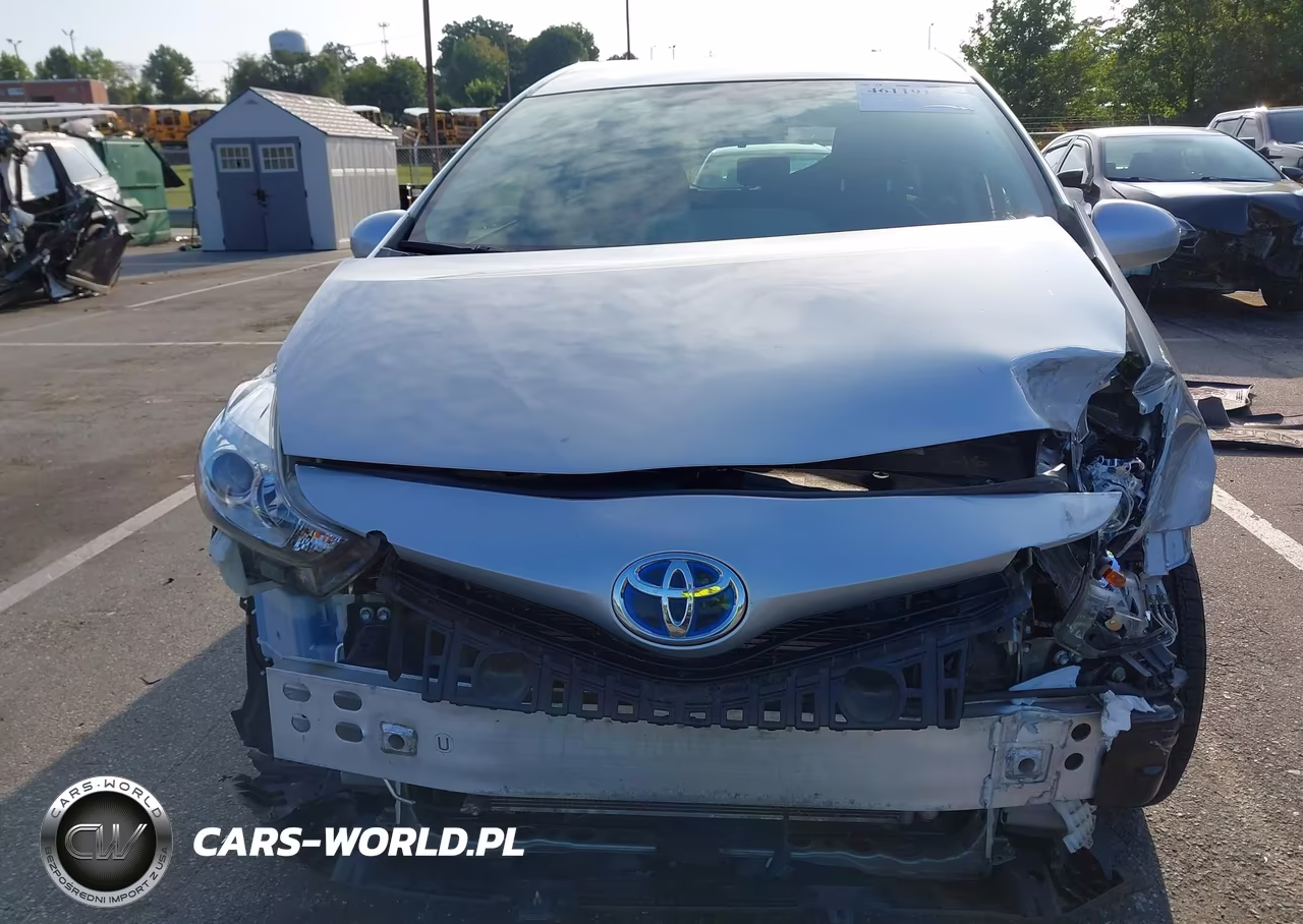 2017 Toyota Prius V Three VIN:JTDZN3EU8HJ055811 - 6