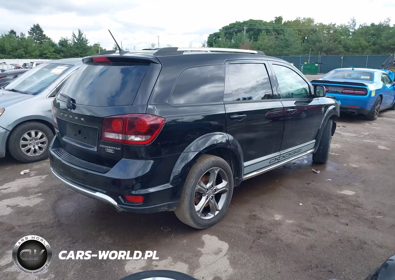 2017 Dodge Journey Crossroad VIN:3C4PDDGG0HT636526 - 4