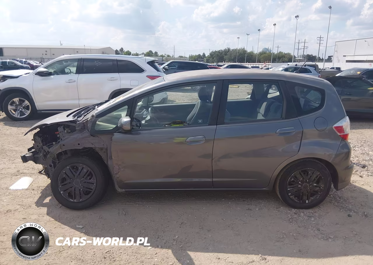 2013 Honda Fit VIN:JHMGE8H31DC016143 - 15