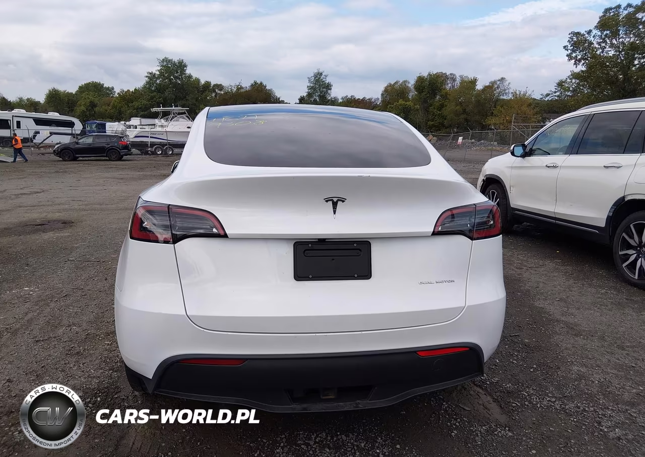 2024 Tesla Model Y Long Range Dual Motor All-Wheel Drive VIN:7SAYGDEE2RA250607 - 15