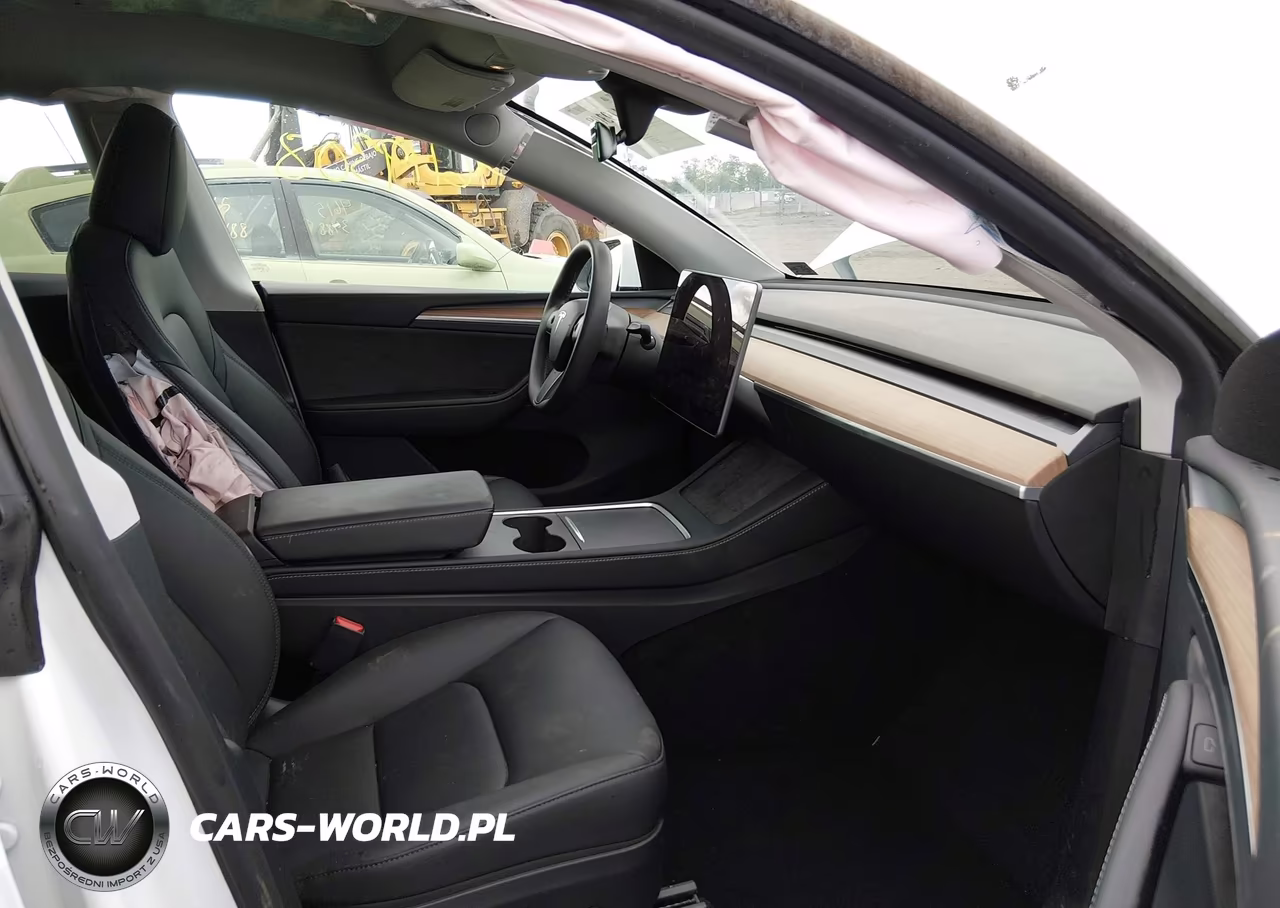 2024 Tesla Model Y Long Range Dual Motor All-Wheel Drive VIN:7SAYGDEE2RA250607 - 5