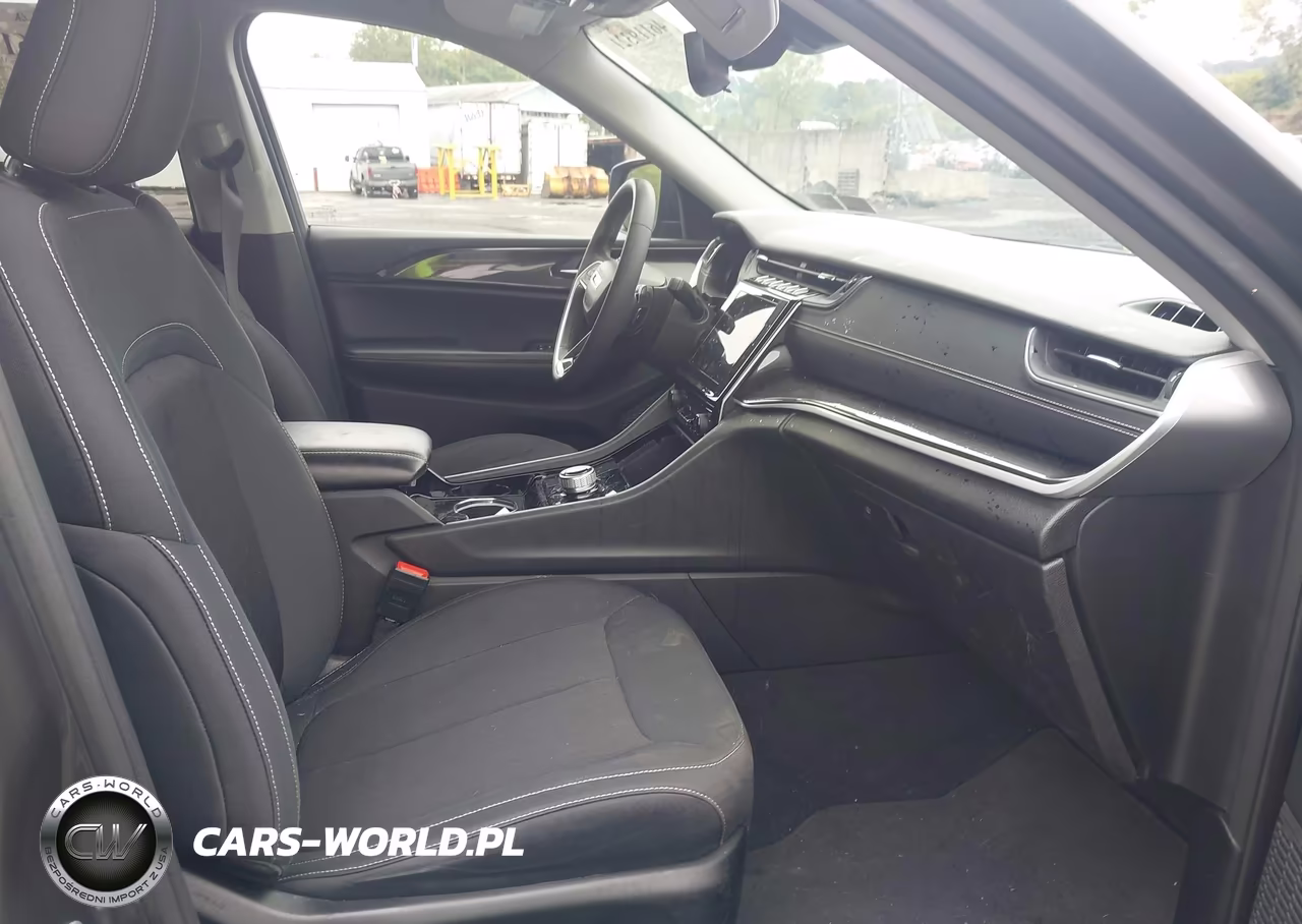 2023 Jeep Grand Cherokee L Laredo 4X4 VIN:1C4RJKAGXP8100730 - 5