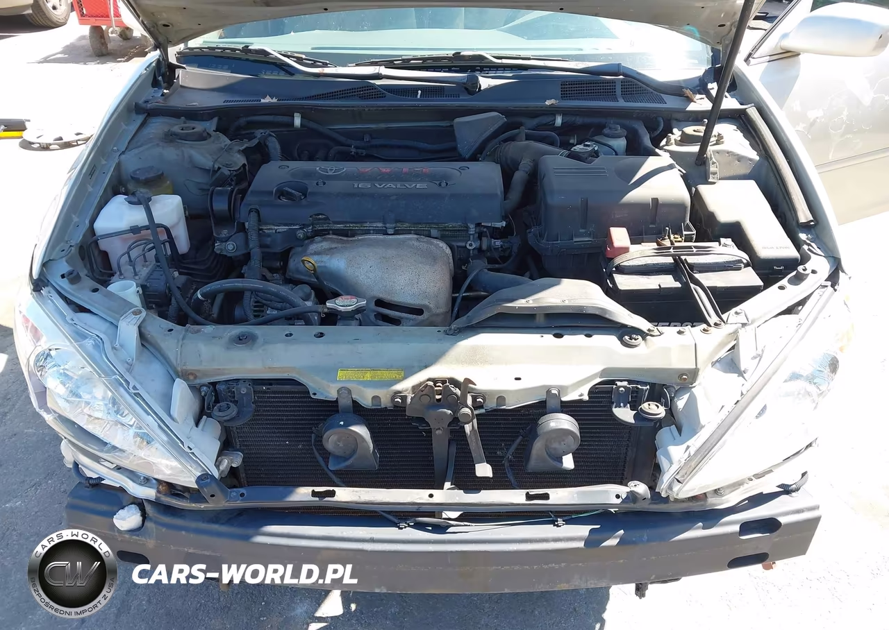 2003 Toyota Camry Le VIN:4T1BE32K33U135427 - 10