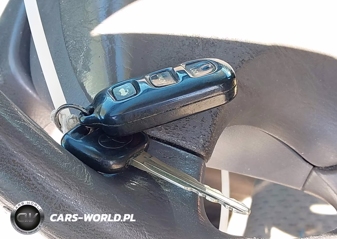 2003 Toyota Camry Le VIN:4T1BE32K33U135427 - 11