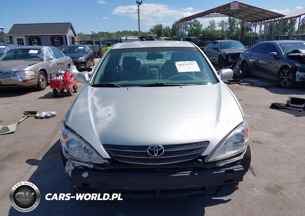 2003 Toyota Camry Le VIN:4T1BE32K33U135427 - 12