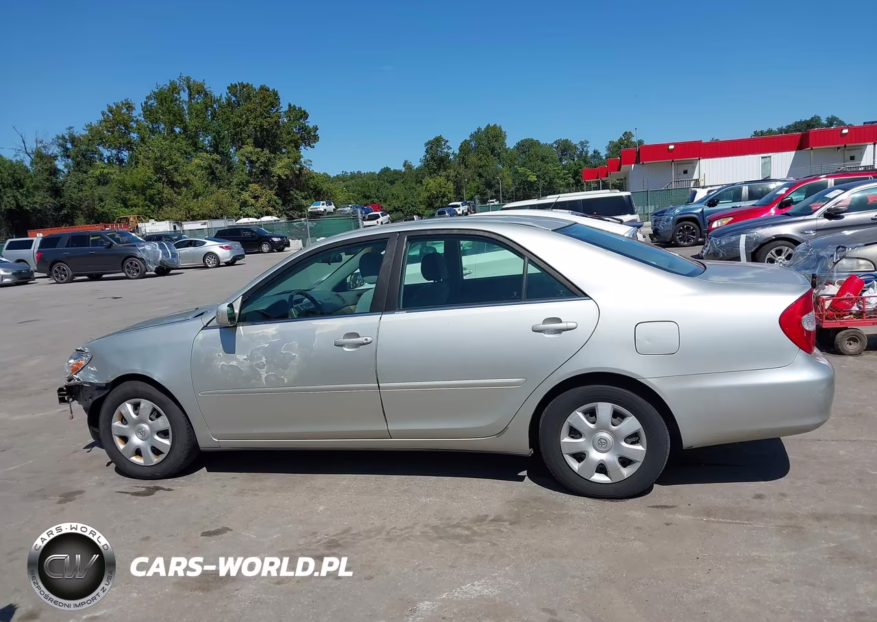 2003 Toyota Camry Le VIN:4T1BE32K33U135427 - 14