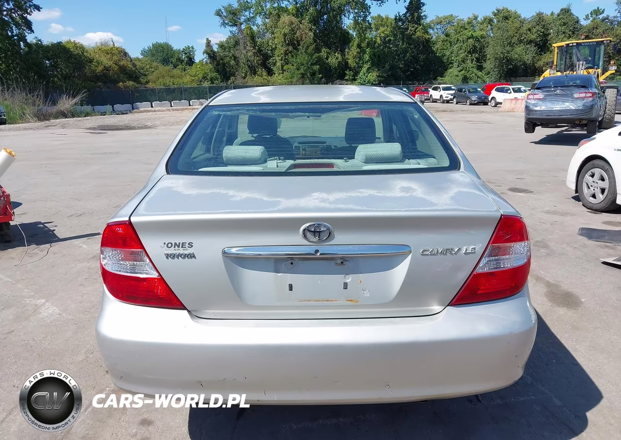 2003 Toyota Camry Le VIN:4T1BE32K33U135427 - 16