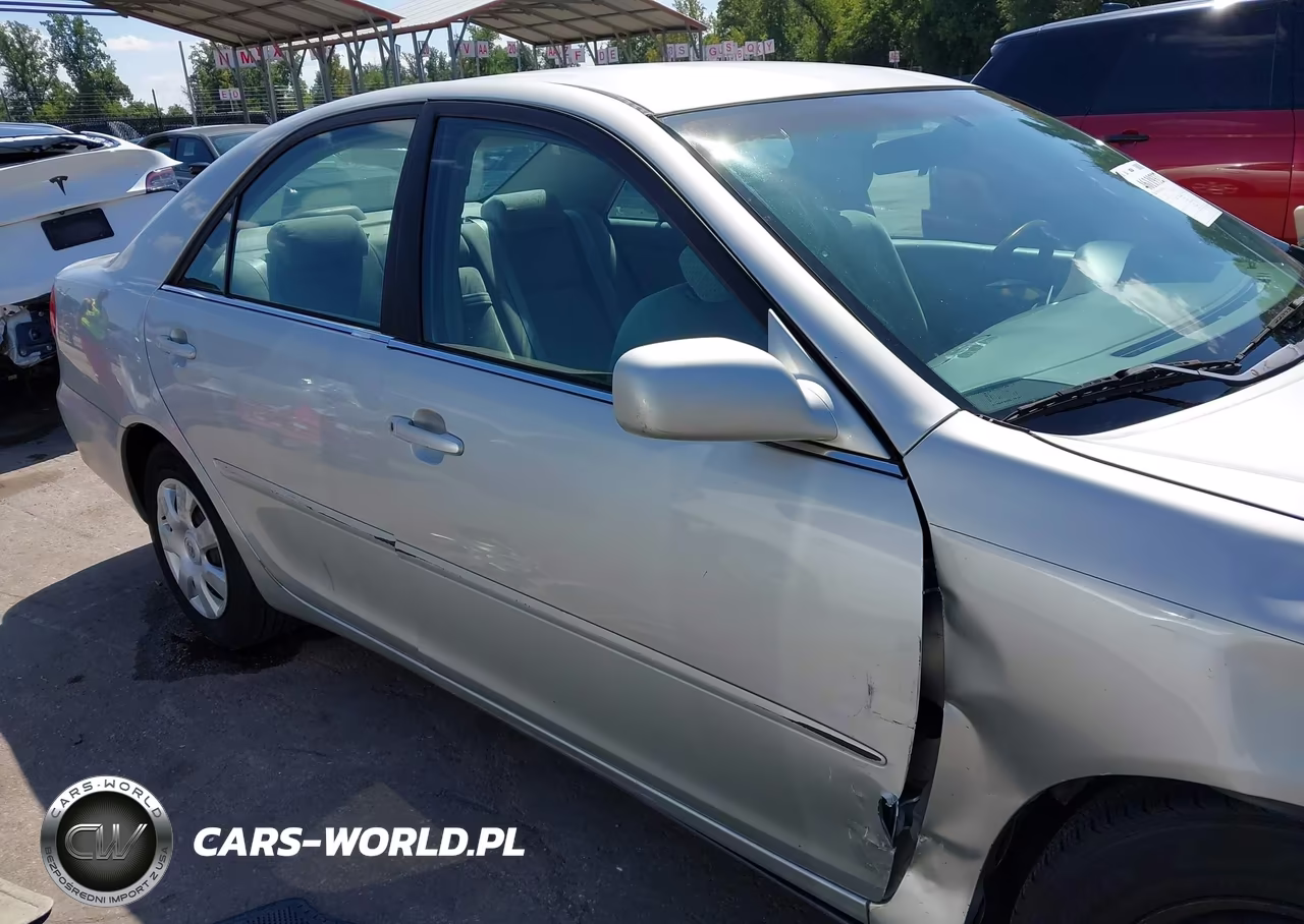 2003 Toyota Camry Le VIN:4T1BE32K33U135427 - 18