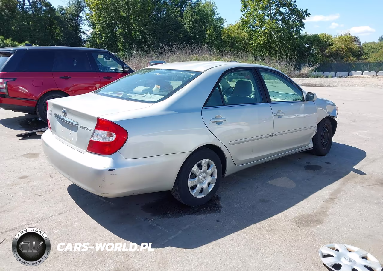 2003 Toyota Camry Le VIN:4T1BE32K33U135427 - 4
