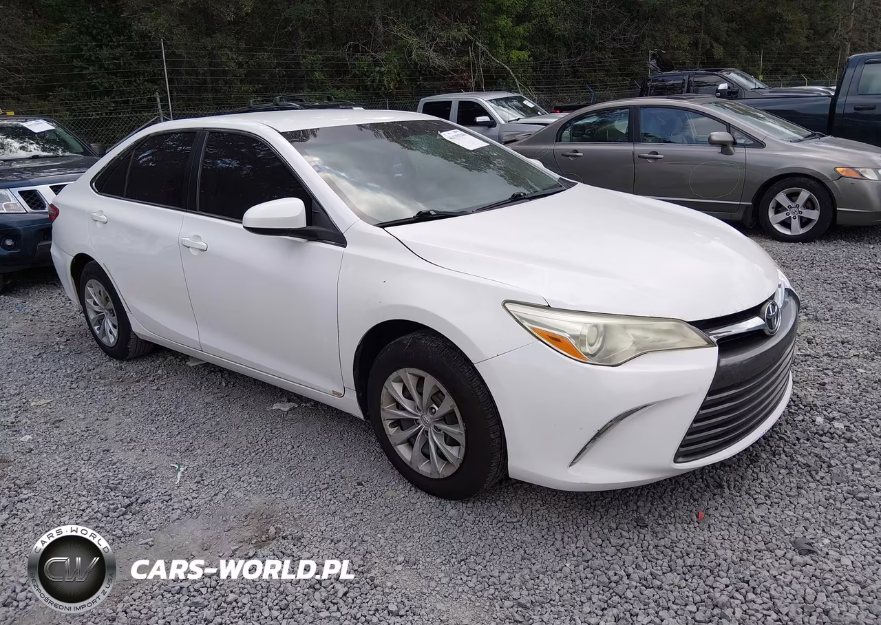 2016 Toyota Camry Le – zdjęcie 1 z 16
