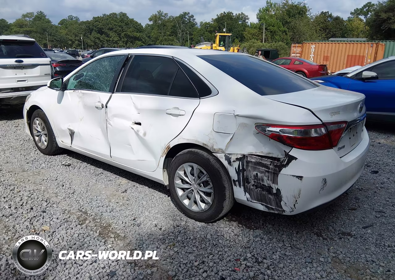 2016 Toyota Camry Le VIN:4T1BF1FK4GU581278 - 3