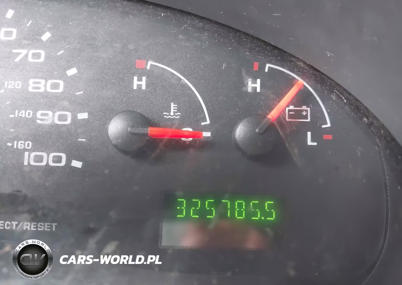 2005 Ford E-150 Commercial-Recreational VIN:1FTRE14W25HA07585 - 12