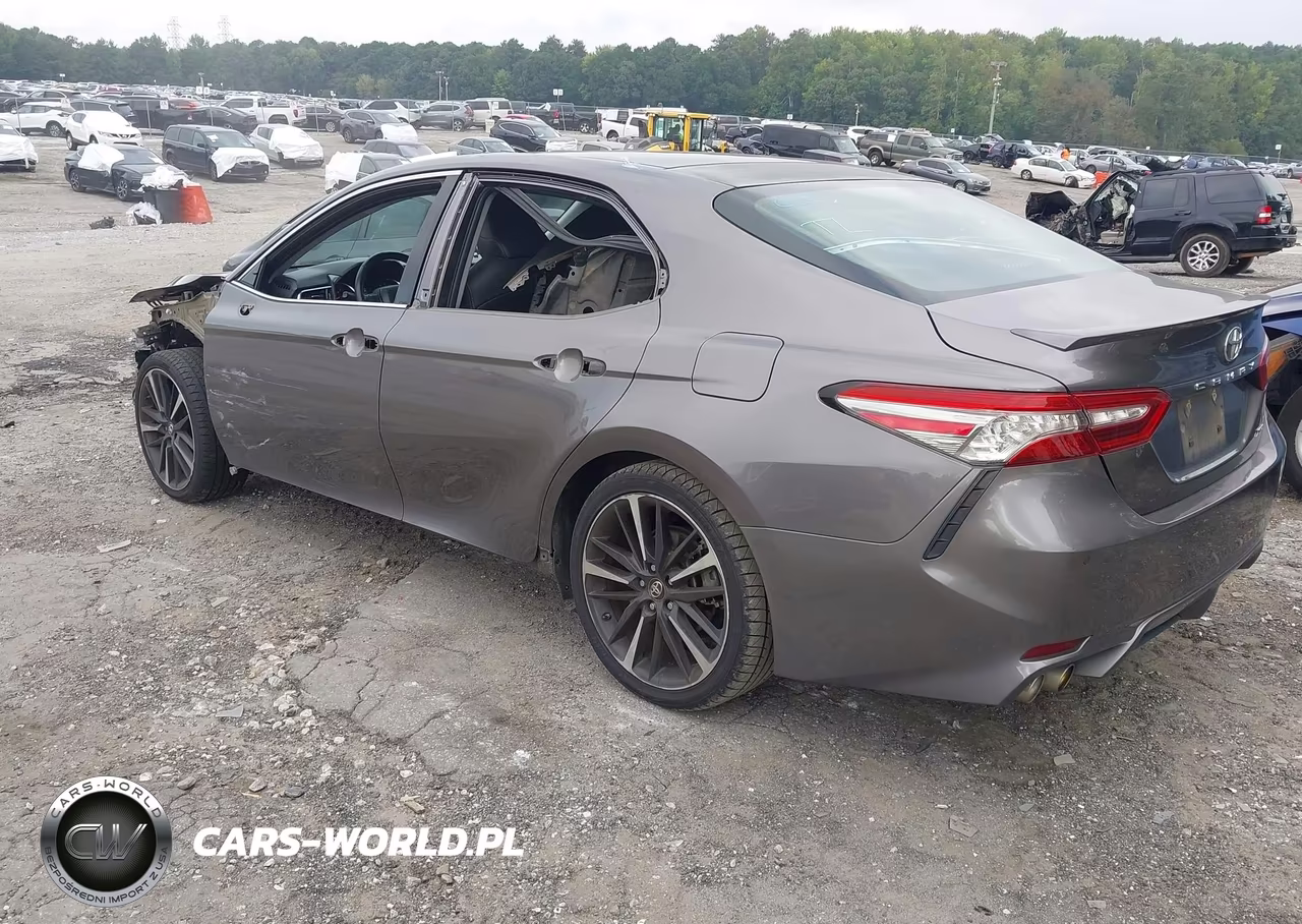 2018 Toyota Camry Xse VIN:4T1B61HK5JU124841 - 3