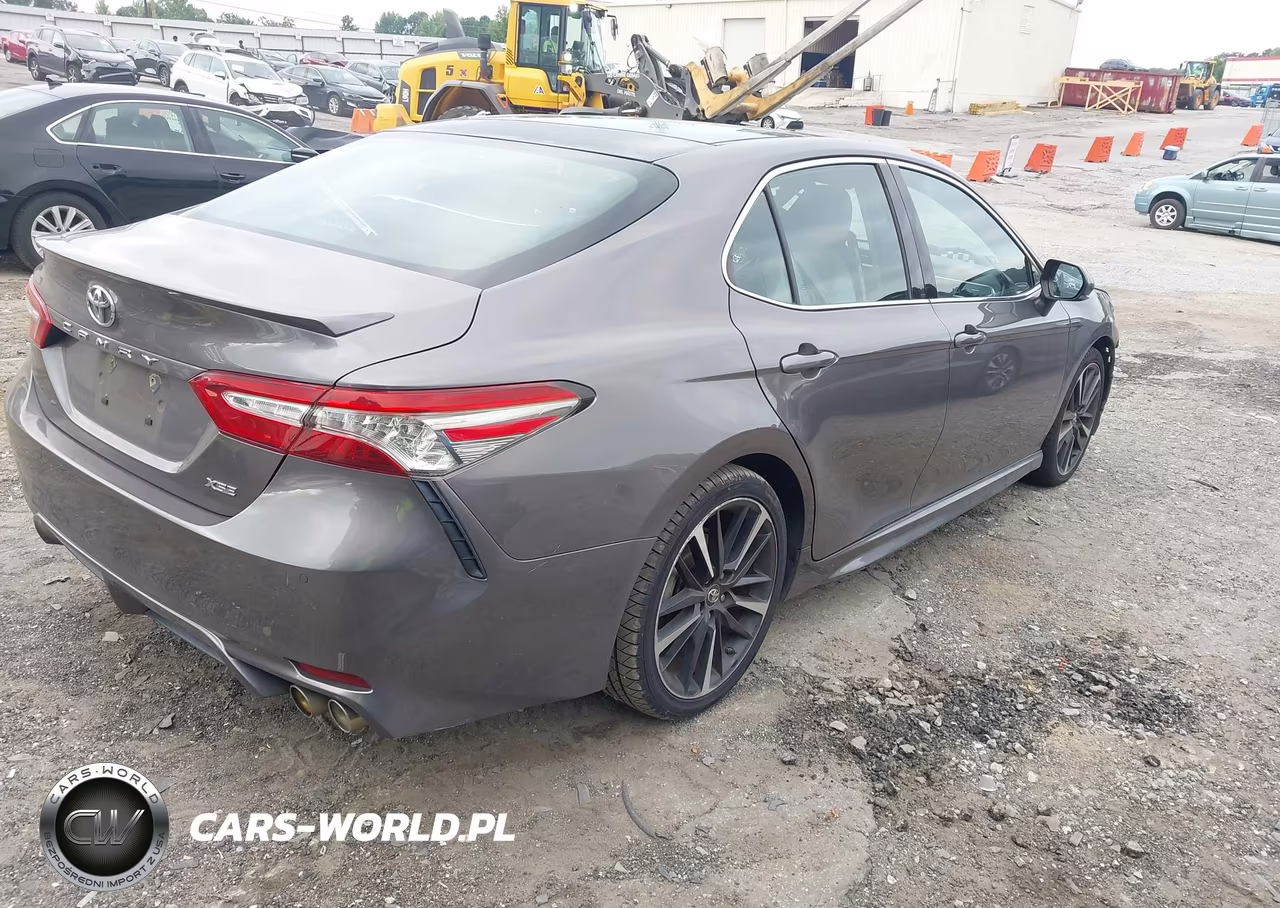 2018 Toyota Camry Xse VIN:4T1B61HK5JU124841 - 4