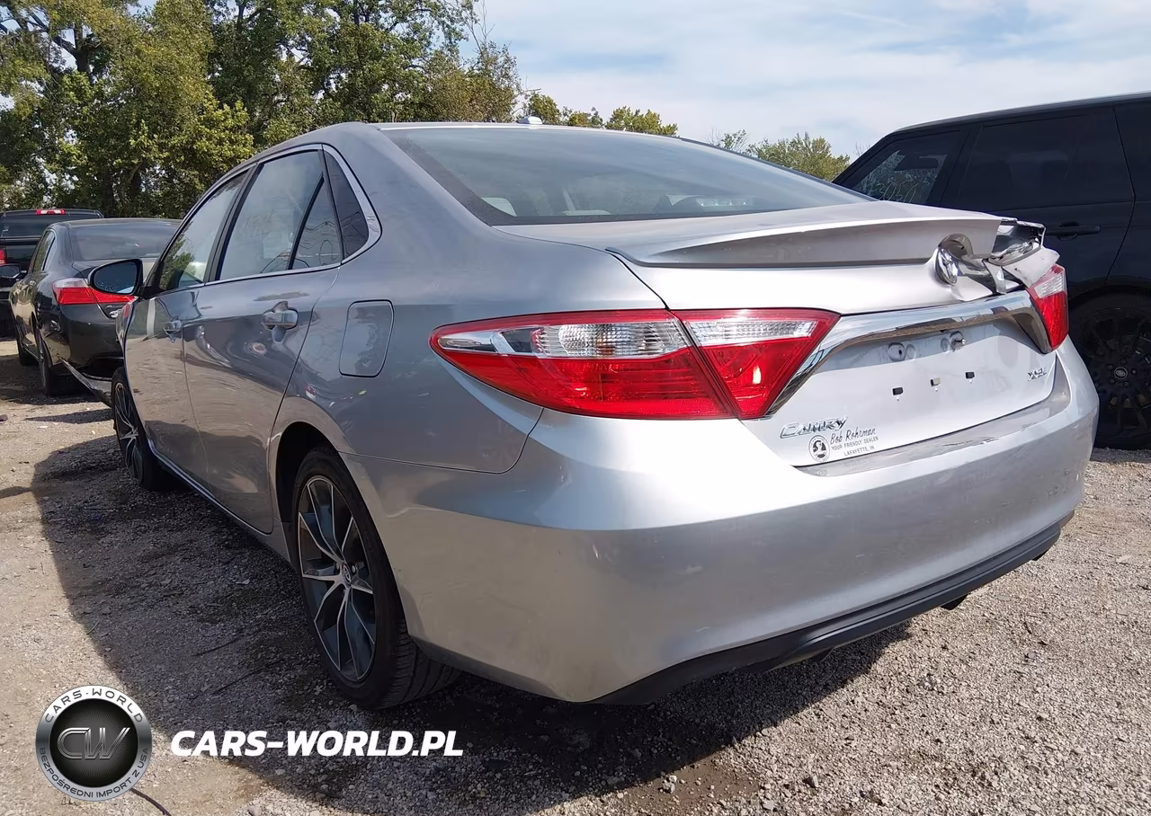 2015 Toyota Camry Xse VIN:4T1BF1FK5FU876999 - 3