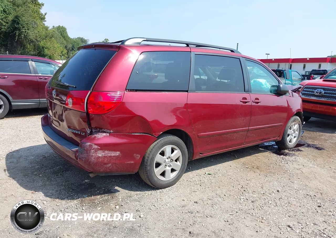 2010 Toyota Sienna Le VIN:5TDKK4CC8AS343203 - 4