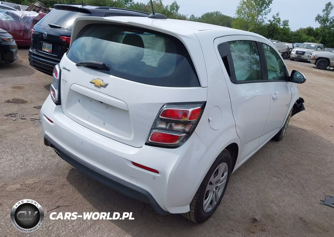 2019 Chevrolet Sonic Lt Auto VIN:1G1JG6SB5K4140258 - 4