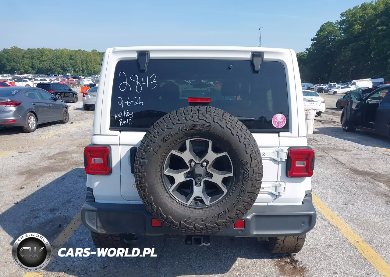 2019 Jeep Wrangler Unlimited Sahara 4X4 VIN:1C4HJXEG9KW612843 - 16
