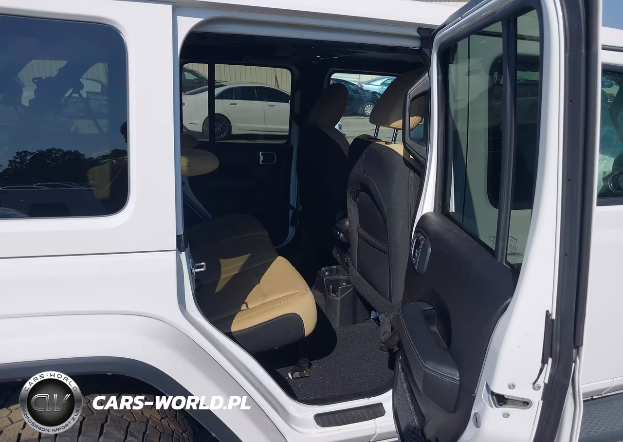 2019 Jeep Wrangler Unlimited Sahara 4X4 VIN:1C4HJXEG9KW612843 - 8